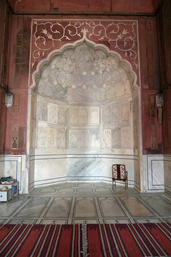 Chair in the Alcove, Interior of Red Fort di John Brooks, Fotografia in vendita su Singulart