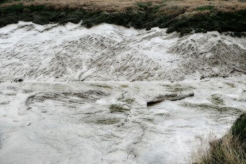 Mud from the Avon river 1 de John Brooks, Fotografía a la venta en Singulart