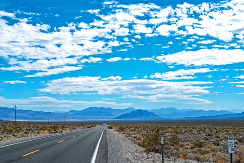 Open Road 2, Mojave Desert van John Brooks, Fotografie te koop op Singulart