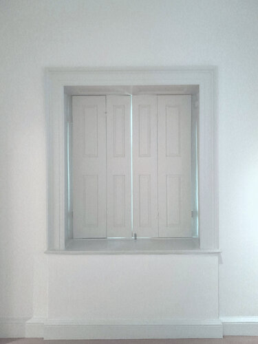 Portal in white di John Brooks, Fotografia in vendita su Singulart