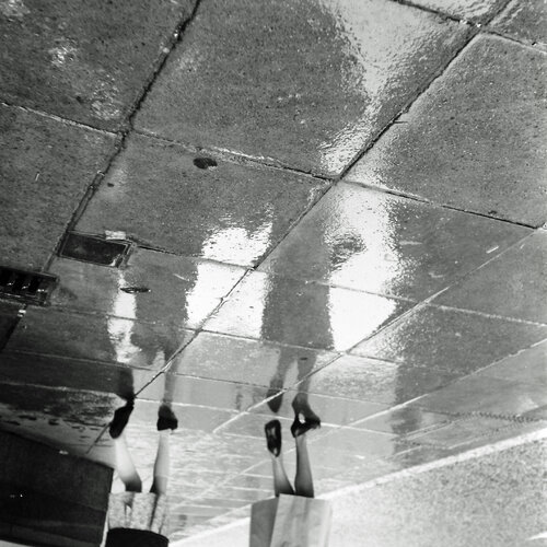 Sidewalk reflections by John Brooks, 사진 for Sale on Singulart