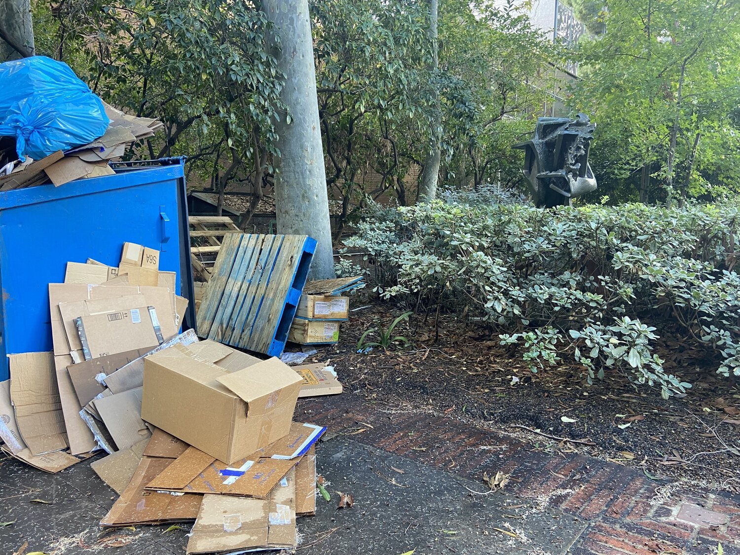 "One Man's Trash is another Man's Trash" #7 David Silver Fotografia in vendita