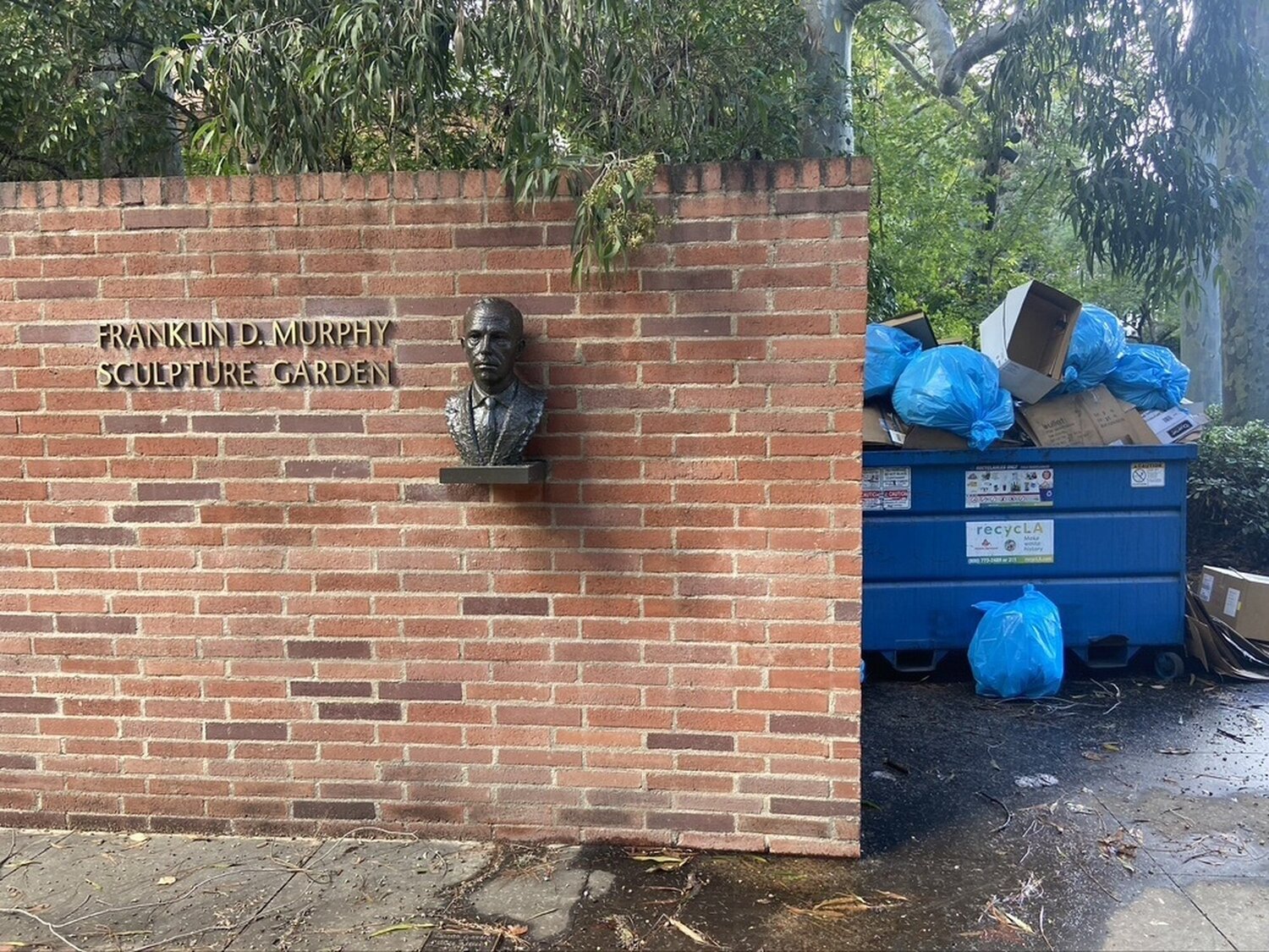 "One Man's Trash is another Man's Trash" #6 David Silver Fotografie zu verkaufen