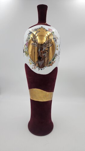 Vase with Owl, Koi and Deer di Melanie Sherman, Scultura in vendita su Singulart