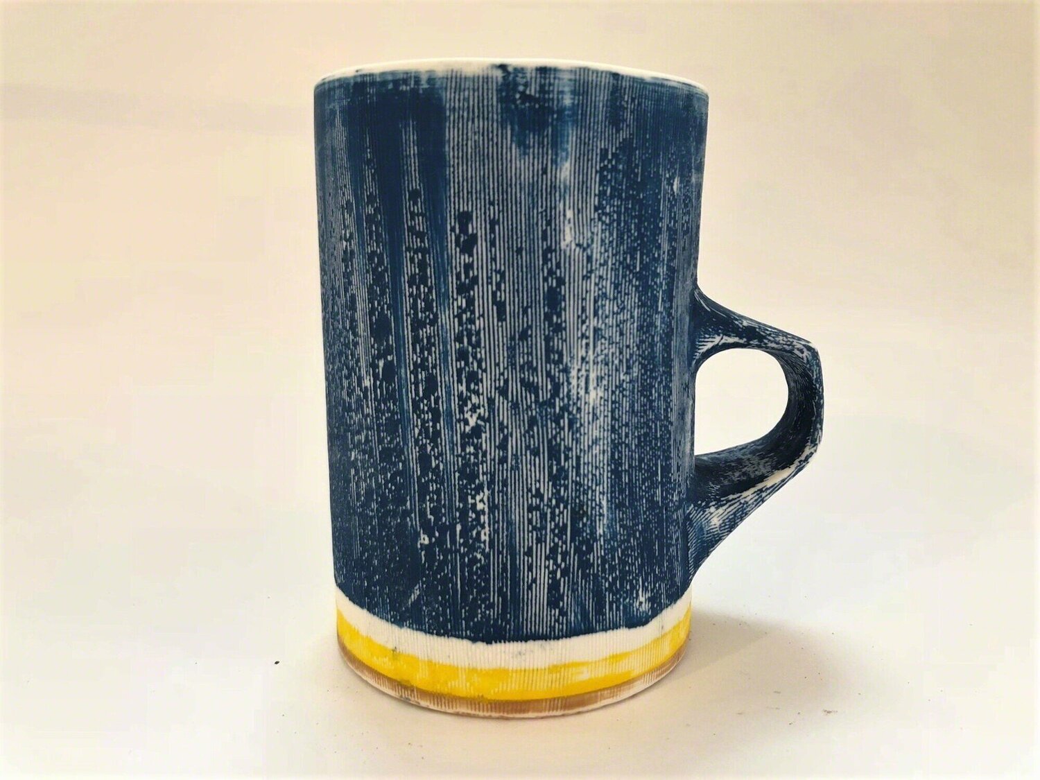Cup (Navy/Yellow) Kwok Pong Tso Altri media in vendita