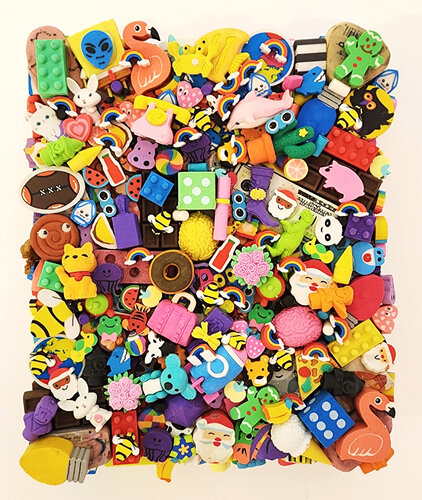 Lucky Cat and Pink Dolphin di Keith Young, Opera su carta in vendita su Singulart