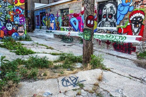 Art Alley by Jack Hayhow, 사진 for Sale on Singulart