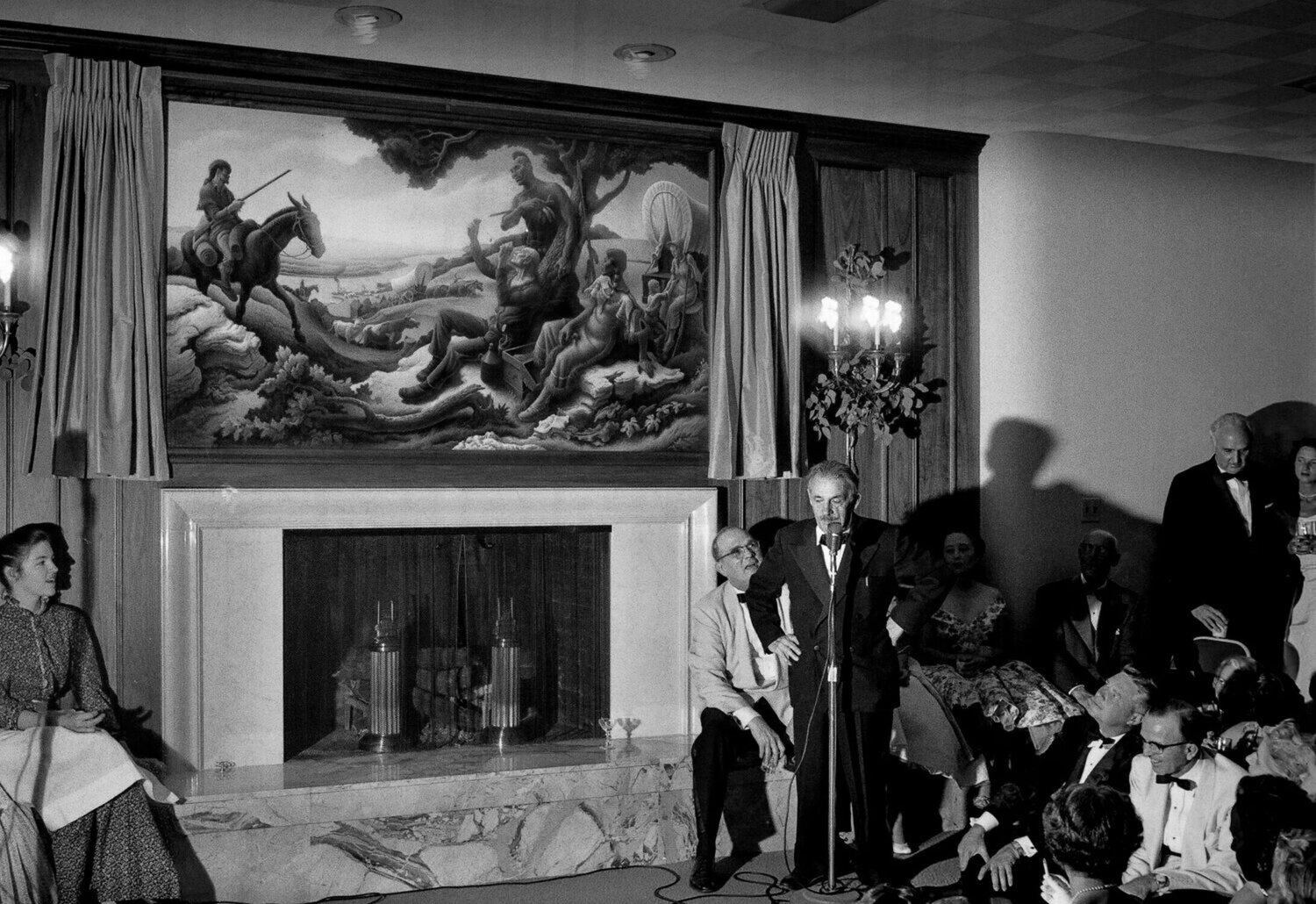 River Club Unveiling Event (Thomas Hart Benton Plate #31) Michael Mardikes Fotografie zu verkaufen