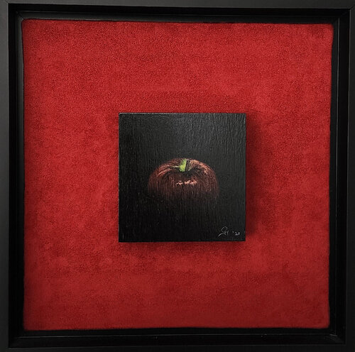 Red Apple Genevieve Hamel
