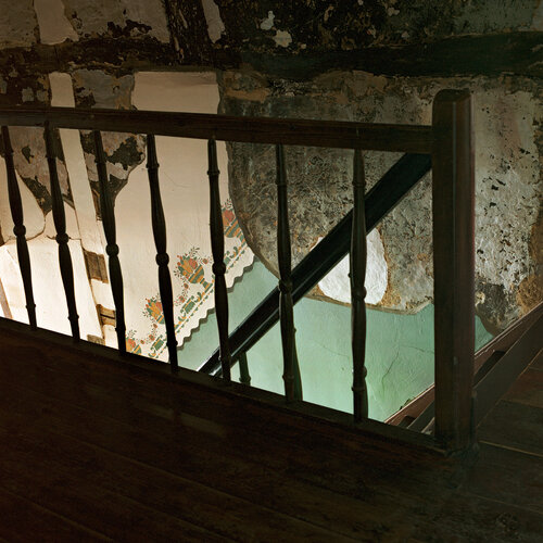 n.t. (Shifting/ House Uhlmann green) by Sarah Straßmann, 사진 for Sale on Singulart