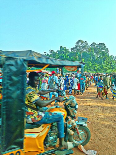 Jour de marché by Mo Lamine Sylla, Photography for Sale on Singulart