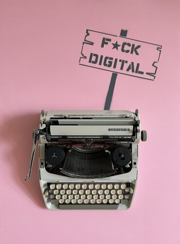 Fck Digital de Cord Winter, Otros medios a la venta en Singulart