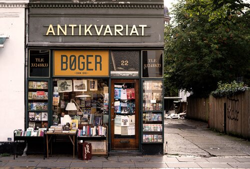 ANTIKVARIAT von Catharina Dethlefs Hoffmann, Fotografie kaufen auf Singulart
