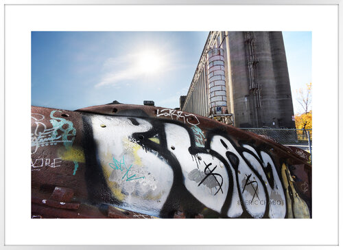 Larry by Eric Chabot, 사진 for Sale on Singulart