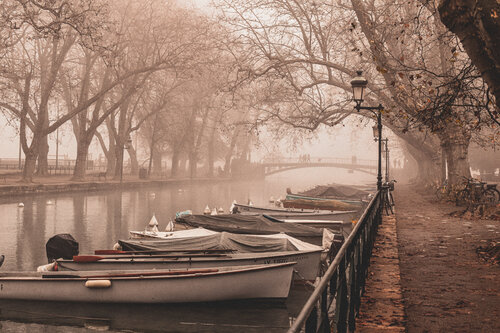 Les canaux dans la brume by Camille Brunelet, 사진 for Sale on Singulart