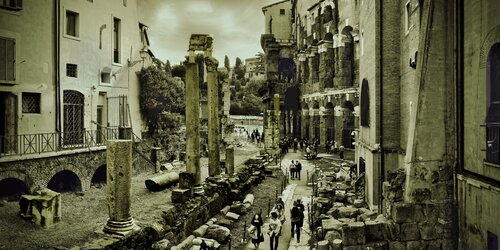 Panorama archeologico dal Portico di Ottavia 23 ottobre 2022 di Carlo Iorio, Altri media in vendita su Singulart