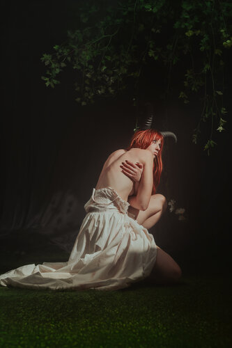 Lilith by Vito Raia, 사진 for Sale on Singulart
