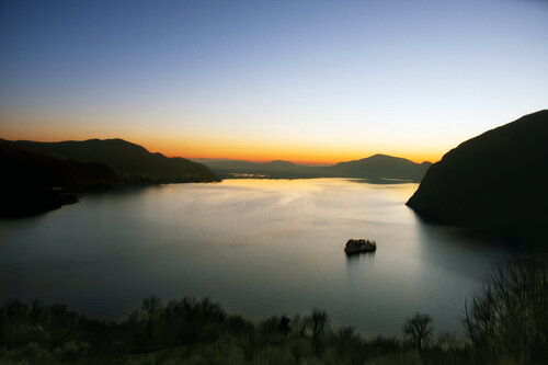 MONTE ISOLA ITALIA JANVIER 22 002 van JEAN-LUC WASMES, Fotografie te koop op Singulart