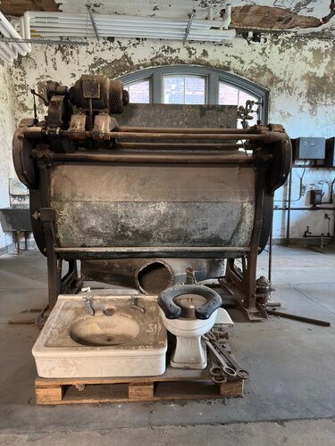 Washing Machine at Laundry Room von Nitouche Anthoussi, Fotografie kaufen auf Singulart