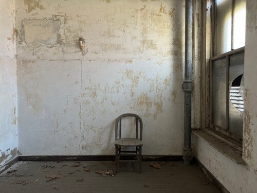 Ancillary Ward Room von Nitouche Anthoussi, Fotografie kaufen auf Singulart
