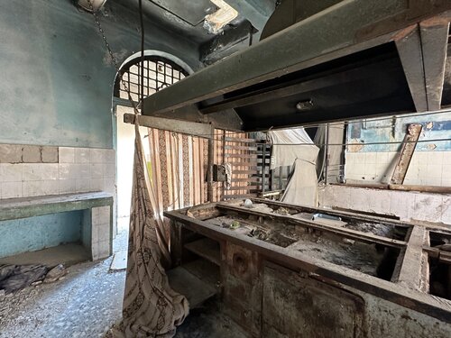 The kitchen of the Psychiatric Hospital von Nitouche Anthoussi, Fotografie kaufen auf Singulart