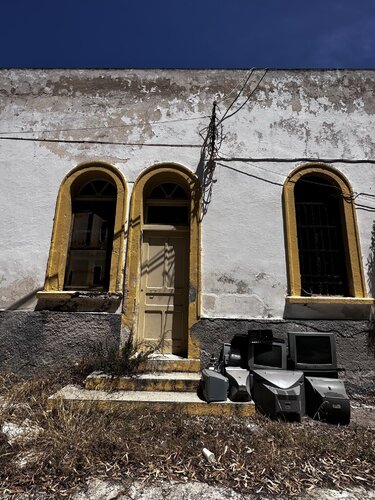 Abandoned Dreams II di Nitouche Anthoussi, Fotografia in vendita su Singulart