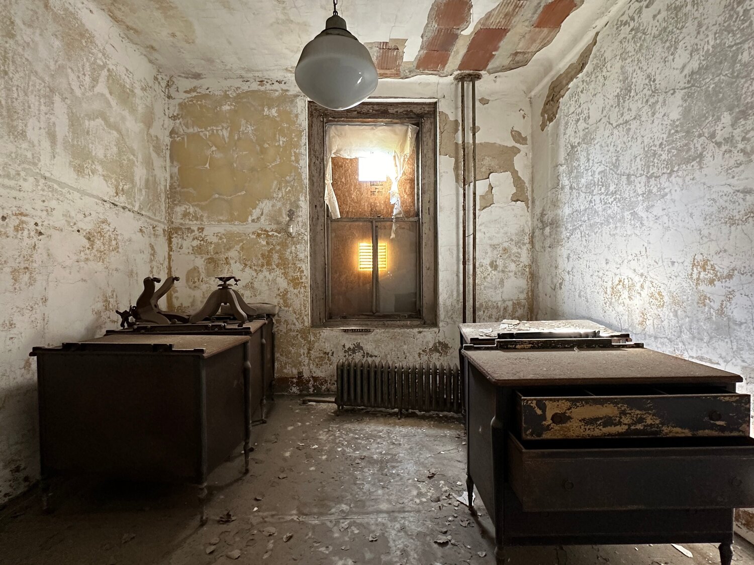 Bureau Nitouche Anthoussi Fotografie zu verkaufen