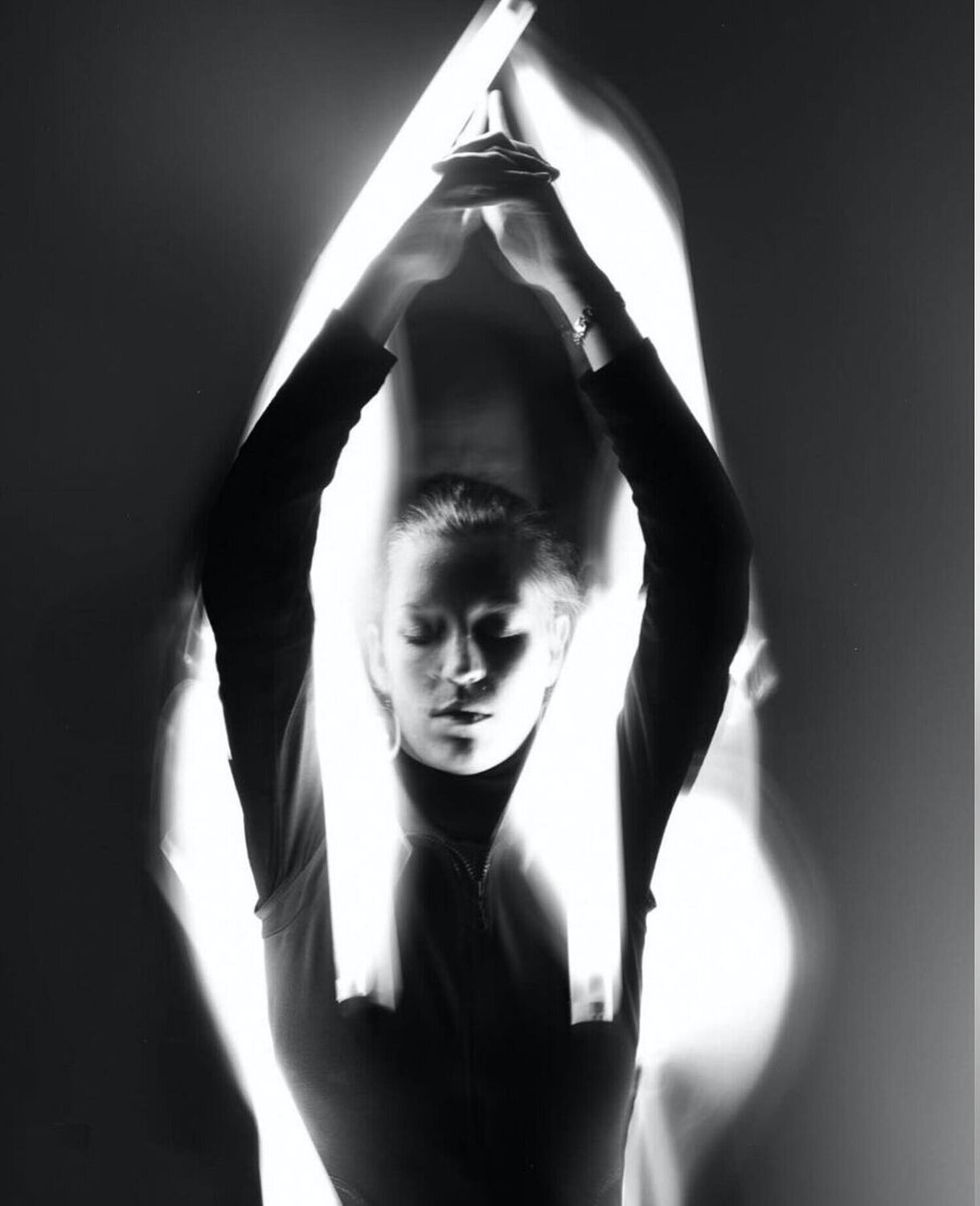 FEMME 1 (Entourée Circles) Yann Toma Fotografia in vendita