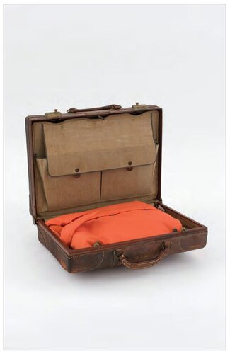 Saffron Garb in a Portmanteau Case van ESTAR(SER), Afdruk te koop op Singulart