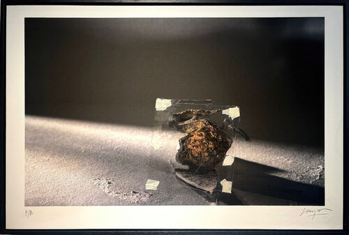 Manzana Intervenida von Miguel Etchepare, Fotografie kaufen auf Singulart