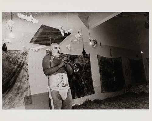 Kipper Kids performance artists at LACE Gallery in the Victor Clothing Company, downtown LA par Ann Summa, Photographie en vente sur Singulart