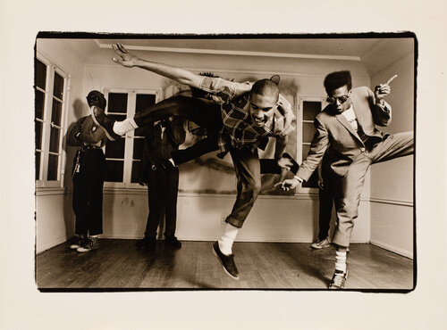 Fishbone, in someone's Hollywood apartment pre-move in par Ann Summa, Photographie en vente sur Singulart