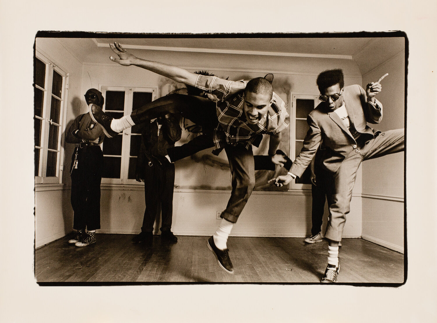 Fishbone, in someone's Hollywood apartment pre-move in Ann Summa Fotografie zu verkaufen