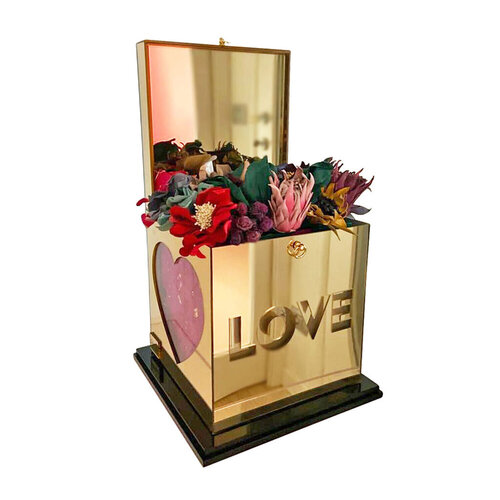 Flower Lover von carla Cinciripi, Skulptur kaufen auf Singulart