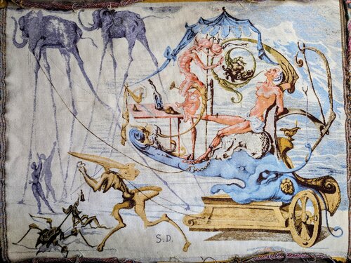 Salvador DALI - The Chariot of Bacchus  - Exquisite wool tapestry, 20th century par Salvador Dalí, Oeuvre textile en vente sur Singulart
