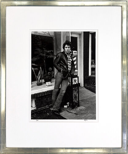 Bruce Springsteen, Frank’s Barbershop (1978), hand signed print von Frank Stefanko, Fotografie kaufen auf Singulart