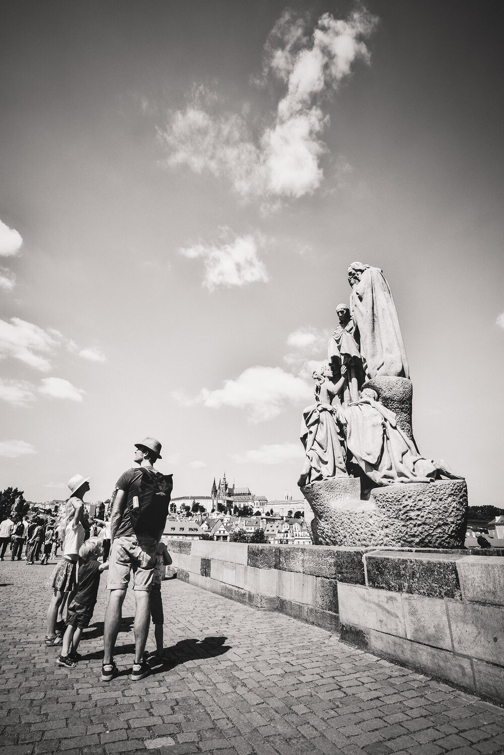 Statues and people in Prague. ihsan Okur