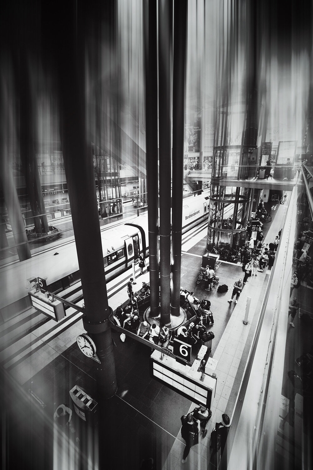 View from a train station in Berlin. Stretch and B&W. ihsan Okur Fotografie zu verkaufen