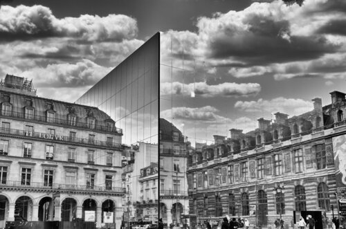 REFLEJOS EN EL LOUVRE par Jose Maria Lamo de Espinosa Michels de Champourcin, Photographie en vente sur Singulart