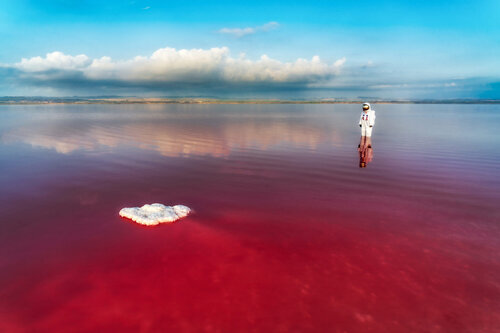 Bloody Lake von Jeremy De Backer, Fotografie kaufen auf Singulart
