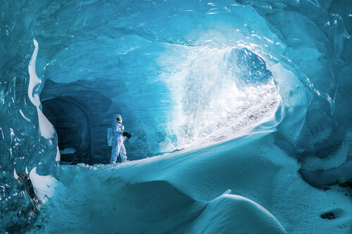 Ice Cave di Jeremy De Backer, Fotografia in vendita su Singulart