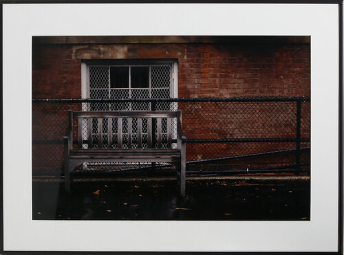 Alone In A Crowded City par Monica Shulman, Photographie en vente sur Singulart