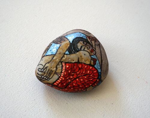 (Kleines) Mein Liebeslied II, nach Else Lasker-Schüler, colorierter Nordseestein, Urheberrecht Katharina Kretschmer Katharina Kretschmer