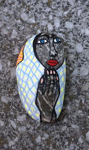 Kleine Madonna IX, colorierter Kieselstein, Urheberrecht Katharina Kretschmer de Katharina Kretschmer, Pintura a la venta en Singulart