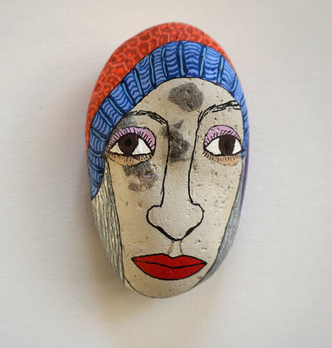 Barbara, colorierter Nordseestein, Urheberrecht Katharina Kretschmer par Katharina Kretschmer, Peinture en vente sur Singulart