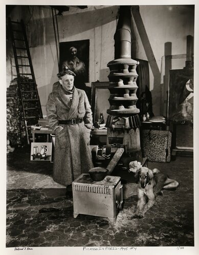 Picasso with Dog von Richard Ham, Fotografie kaufen auf Singulart