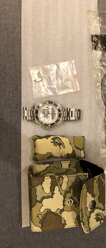 Bapex x KAWS Automatic Watch ( Silver, White Dial) von KAWS, Andere Medien kaufen auf Singulart
