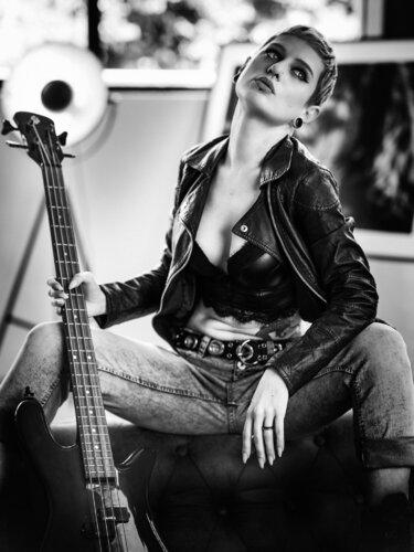 Bass Love #01 von Karlheinz Wachsenegger, Fotografie kaufen auf Singulart