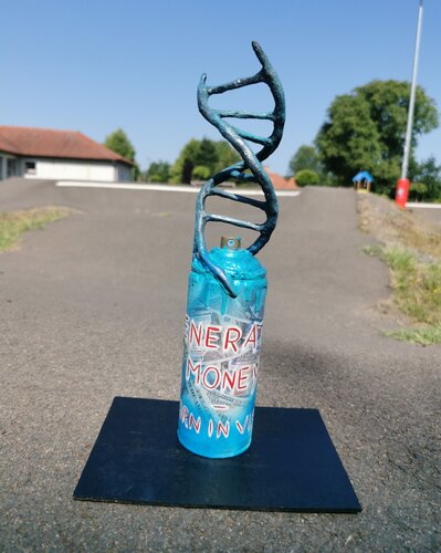 Worlds First DNA Spraycan | Generationen Money by Ma$k V., Sculpture for Sale on Singulart