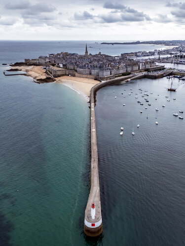 The beautiful Saint Malo II par Fabio Accorrà, Photographie en vente sur Singulart
